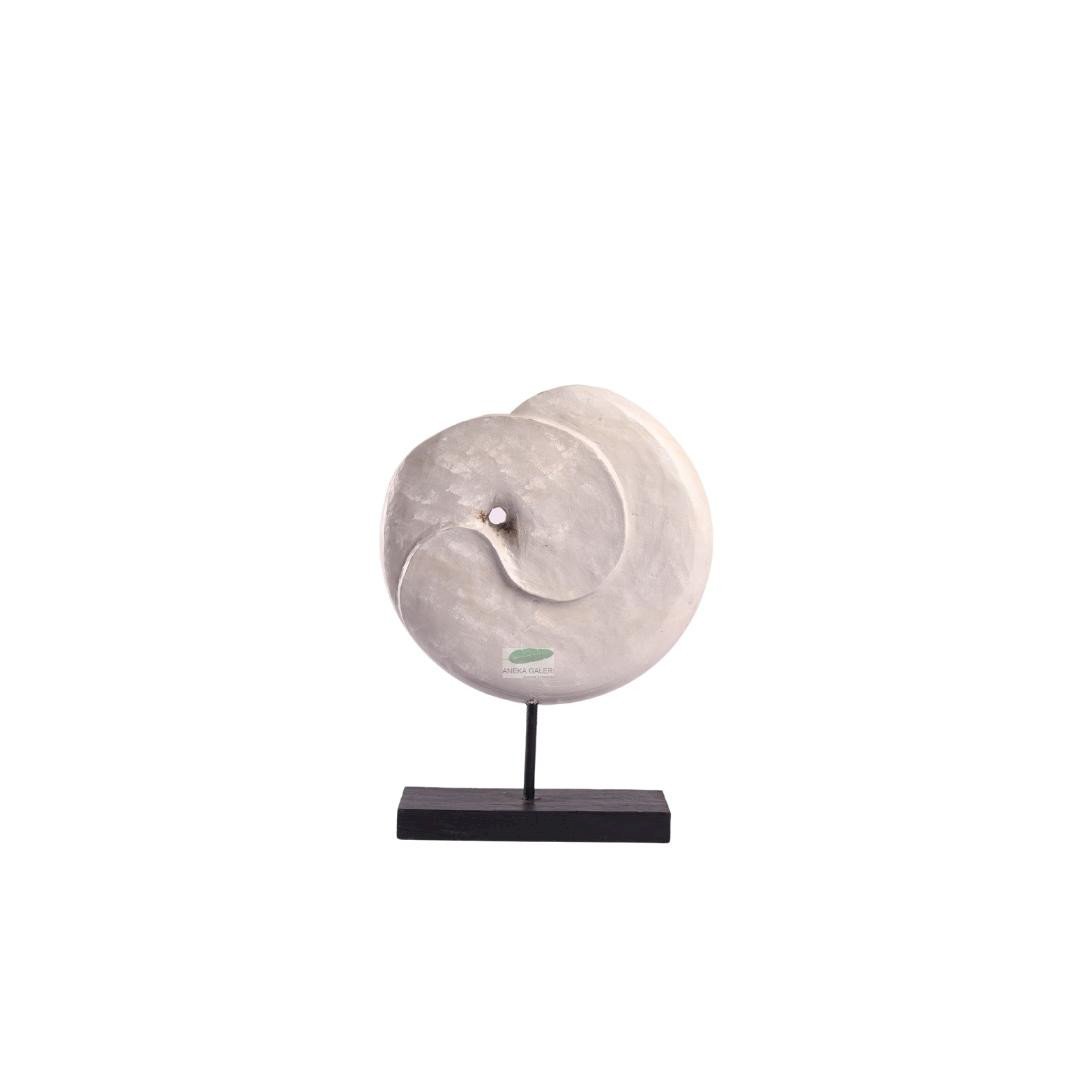 Circle On Stand L h.50cm (Round part thickness 3-4 cm)
